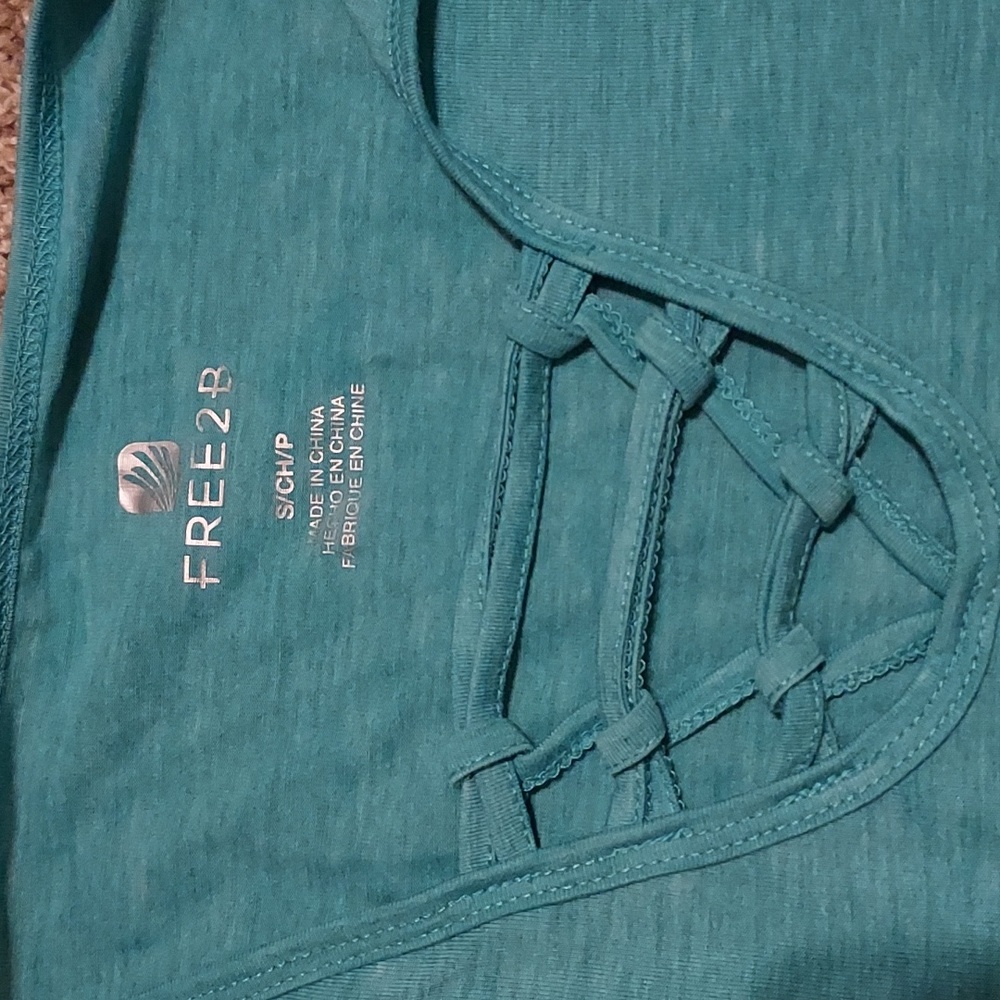 Long-sleeved Athletic top - Picture 2 of 3